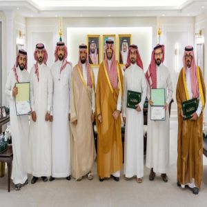 نائب أمير الجوف يكرّم الداعمين لموسم سباقات ميدان الفروسية بالمنطقة لعام 1447هـ