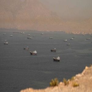 إيران تعلن إعادة إغلاق مضيق هرمز في ظل الهجمات الإسرائيلية في لبنان