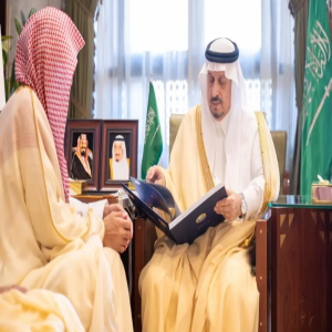 أمير الرياض يستقبل مدير فرع هيئة الأمر بالمعروف بالمنطقة