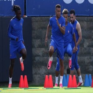 ديشامب يخطط للحسم المبكر.. مبابي وديمبلي يقودان هجوم فرنسا أمام العراق