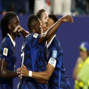 مبابي يقود فرنسا للفوز على العراق في مباراة العواصف الرعدية
