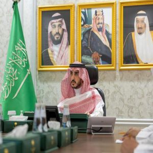 أمير منطقة الجوف يرأس الاجتماع الثاني للجنة العليا لتوحيد السياق الإعلامي بالمنطقة