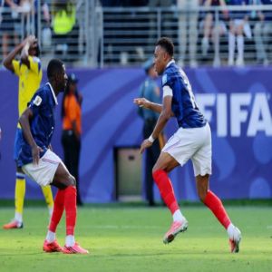 فرنسا تقسو على السويد بثلاثية وتعبر إلى ثمن نهائي كأس العالم