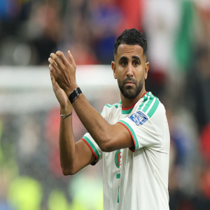 رياض محرز يعلن اعتزاله اللعب الدولي بعد وداع كأس العالم 2026