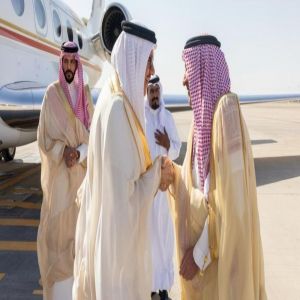 وزير خارجية البحرين يصل إلى الرياض في زيارة رسمية