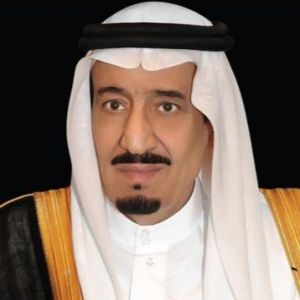 خادم الحرمين الشريفين يهنئ رئيس جمهورية القُمر المتحدة بذكرى استقلال بلاده