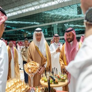 وزير "البيئة" يدشن حملة "بالتمر أبرك" لتعزيز حضور التمور في الأطباق الغذائية بالمملكة