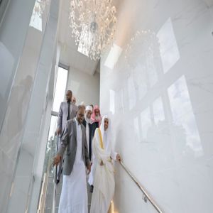 أمين عام رابطة العالم الإسلامي يفتتح جامع الرحمن في نيوزيلندا ويخطب أول جُمعةٍ فيه