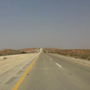 طريق رفحاء - حائل الجديد يدعم الحركة اللوجستية بين المنطقتين