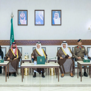 أمير المنطقة الشرقية يكرم النحالين المتميزين والجهات المشاركة في مبادرة "عسل المانجروف"