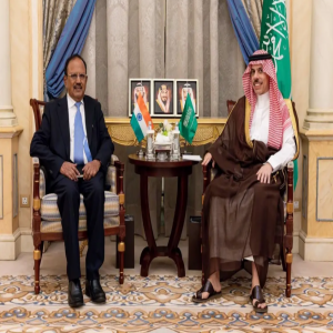 سمو وزير الخارجية يستقبل مستشار الأمن الوطني بجمهورية الهند