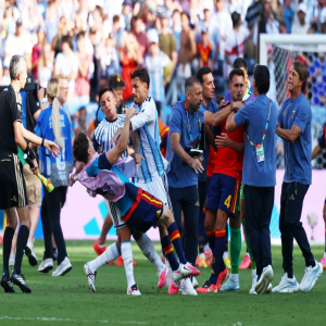 الفيفا يفتح تحقيقًا في أحداث الشجار عقب نهائي كأس العالم