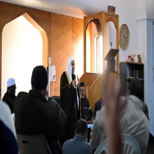 الأمين العام لرابطة العالم الإسلامي يزور مسجد النور في “كرايستشيرش” النيوزيلندية ويعلن تكفّل الرابطة بإعادة بناءه