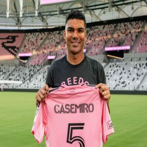 إنتر ميامي يعلن تعاقده مع لاعب الوسط البرازيلي كاسيميرو