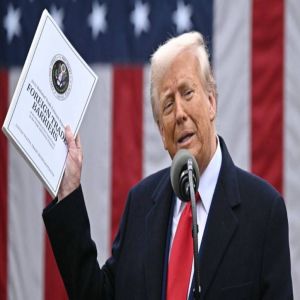 ترامب يفرض رسوماً جمركية جديدة على 60 شريكاً تجارياً