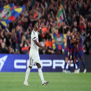 آرسنال يراقب موقف فينيسيوس مع ريال مدريد