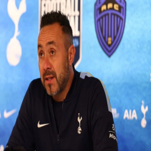 دي زيربي يطالب لاعبي توتنهام بشغف جديد