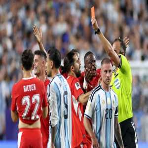 مجلس الاتحاد الدولي لكرة القدم: طرد إمبولو ضد الأرجنتين كان خاطئًا