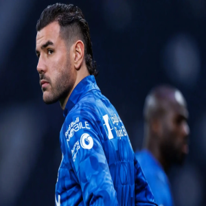 تقارير: ثيو هيرنانديز يدرس الرحيل عن الهلال