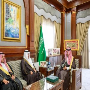 أمير المدينة المنورة يستقبل مدير فرع صندوق التنمية الزراعية بالمنطقة