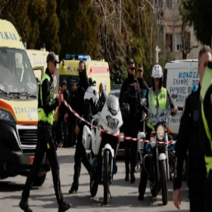 جثة داخل حقيبة ومسدس زائف.. تفاصيل الكابوس الذي هزّ أثينا ولندن وواشنطن