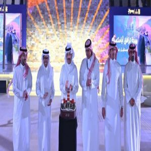 أمير منطقة عسير يدشّن مشروع "سفن" الترفيهي بمدينة أبها