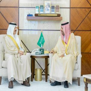 أمير المنطقة الشرقية يطّلع على مشروع صندوق "الوقف الإسعافي" للهلال الأحمر السعودي
