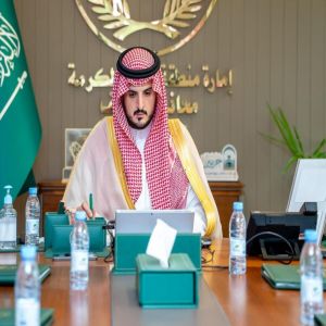 محافظ الطائف يرأس اجتماعًا مرئيًا لتنمية المنشآت الصغيرة والمتوسطة بالمحافظة