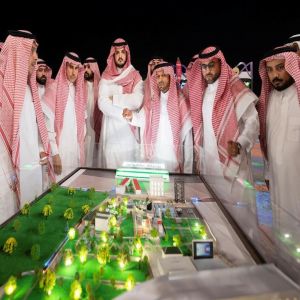 محافظ الطائف يزور "بوليفارد الهدا" ويطّلع على فعالياته الترفيهية