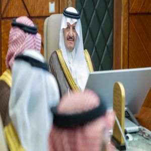 أمير المنطقة الشرقية يطّلع على خطط ومشاريع معهد الطاقة