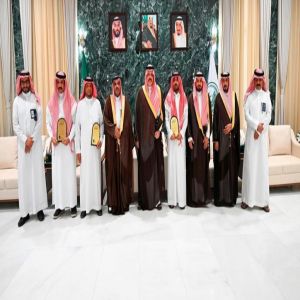 أمير حائل يكرم الطلاب والطالبات الفائزين في مسابقة "تحدي الجامعة العربية المفتوحة للإبداع والابتكار"