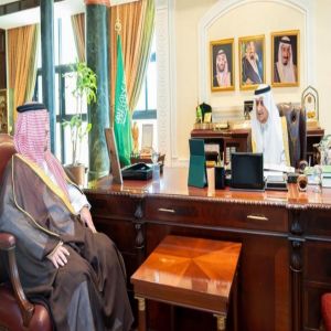 أمير تبوك يستقبل مدير فرع وزارة الرياضة بالمنطقة