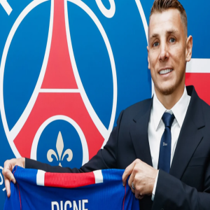 باريس سان جيرمان يعيد لوكاس ديني بعقد حتى 2029