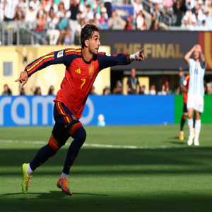 برشلونة يرفض عرض سان جيرمان لضم فيران توريس
