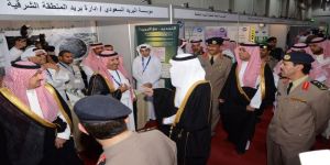 ركن البريد السعودي في معرض  الدفاع المدني يجذب الزوار