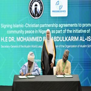 الأمين العام لرابطة العالم الإسلامي يشهد اجتماع الطاولة المستديرة للقيادات الإسلامية والمسيحية في نيجيريا.. وتوقيع اتفاقياتها