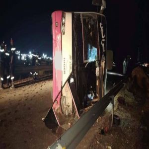 مصرع 6 أشخاص وإصابة 31 آخرين بحادث سير في الجزائر
