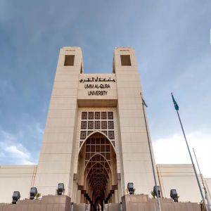 جامعة أم القرى تنظّم برنامجًا إثرائيًّا للمتاحف الحيّة لتعزيز الوعي بالتراث المكّي