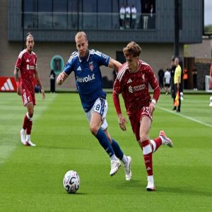 ليفربول يطمئن جماهيره بثنائية وشباك نظيفة قبل انطلاق الدوري