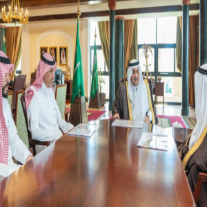 أمير تبوك يطّلع على نسب الإنجاز في المشروعات التي تنفذها أمانة المنطقة
