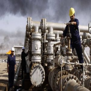 النفط يتجه نحو ثاني مكاسب أسبوعية وسط ضغوط أمريكا على إيران