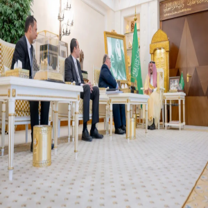 أمير القصيم يستقبل رئيس الشعبة القنصلية في سفارة مصر بالمملكة