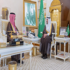 أمير القصيم يتسلّم التقرير الإحصائي للمنطقة لعام 2025