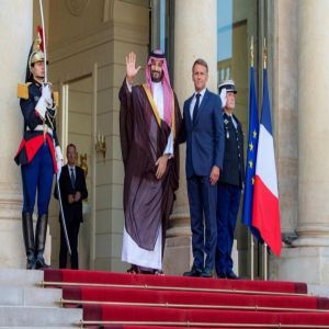 سمو ولي العهد يلتقي الرئيس الفرنسي ويعقدان اجتماعًا ثنائيًا ويرأسان اجتماع مجلس الشراكة الإستراتيجي ويشهدان تبادل عددٍ من الاتفاقيات ومذكرات التفاهم