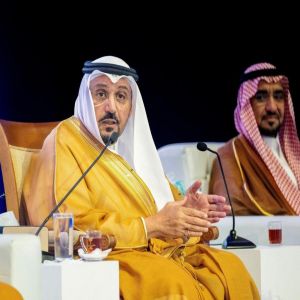 أمير القصيم يلتقي طلبة التعليم الجامعي والأهلي ومتدربي التدريب التقني بالمنطقة