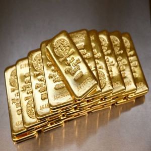 الذهب عند أدنى مستوى منذ نحو أسبوعين بعد تصريحات بشأن رفع الفائدة