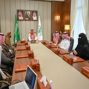 أمير حائل يبحث تطوير مدينة الحجاج وتعزيز خدمات ضيوف الرحمن بالمنطقة