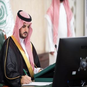 محافظ الطائف يرأس اجتماع اللجنة العليا للمدينة الصحية