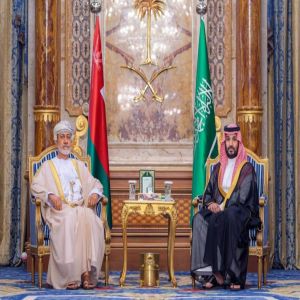 سمو ولي العهد يلتقي سلطان عُمان