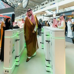 الرئيس التنفيذي لبرنامج جودة الحياة يزور جناح وزارة الداخلية في مؤتمر ومعرض "ليب 2026"
